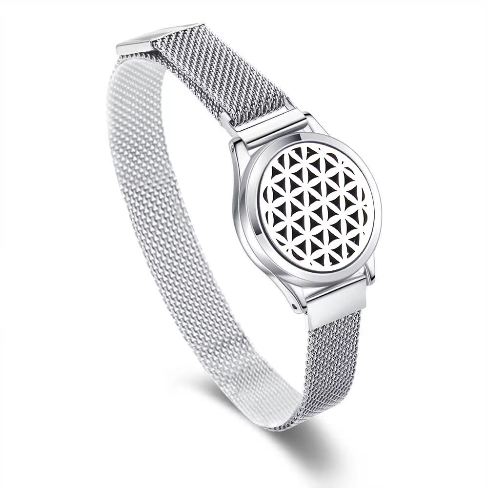 Chic Aromatherapy Bracelet for Women - Adjustable Stainless Steel Diffuser Locket with Free Essential Oil Pads