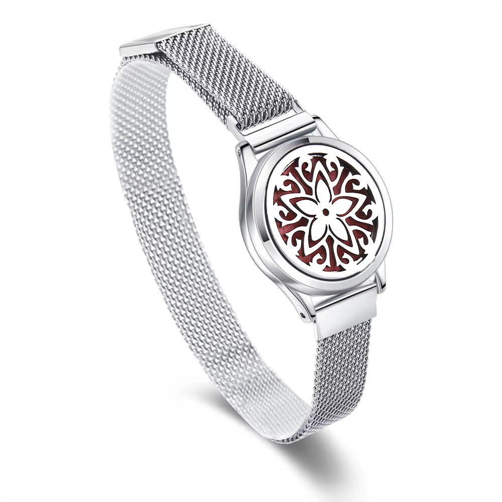 Chic Aromatherapy Bracelet for Women - Adjustable Stainless Steel Diffuser Locket with Free Essential Oil Pads